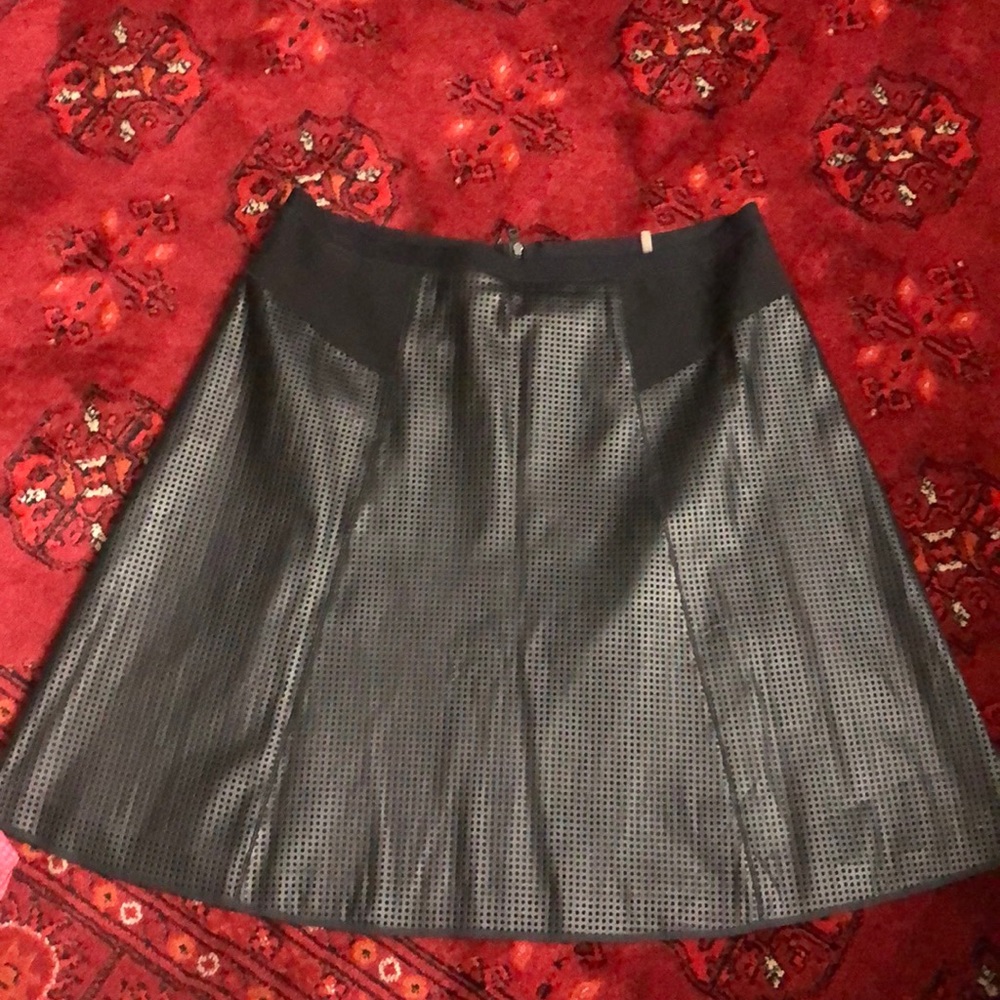 Black T Tahari LEATHER  skirt size 8